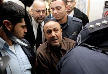 ’’Israel’’ Isolates Barghouti after Calling for Resistance