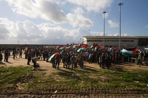 Photo-story from the EI: commemoration of Gaza assault all over the globe