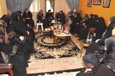 Women’s Activities Central Support Committee Visits Families of Plane Crash Victims