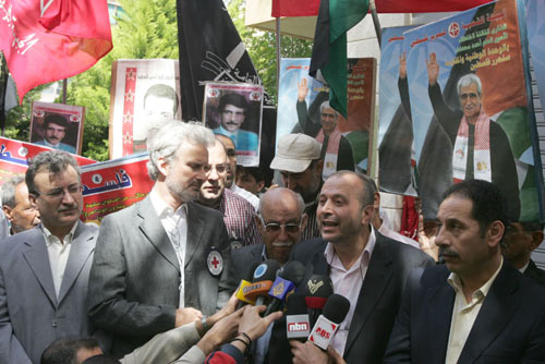 Photo Report: Protest in Support of Arab Detainees in Beirut