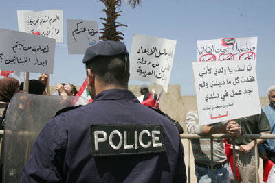 Alayan to moqawama.org: UAE embassy Refused Deported Lebanese Petition   