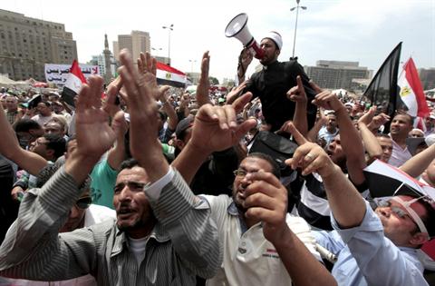 Protesters, Army Clash in Cairo 
