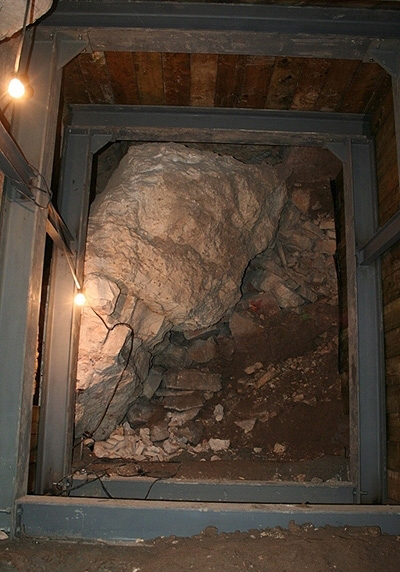 Pictures of “Israeli” New Tunnel under Al-Aqsa Mosque