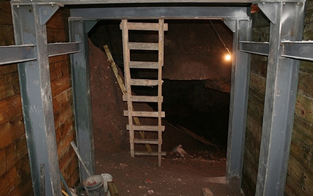 Pictures of “Israeli” New Tunnel under Al-Aqsa Mosque