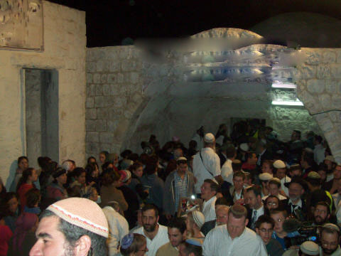 1,000 ’’Israeli’’ Settlers Storm Prophet Joseph’s Tomb: Nablus 