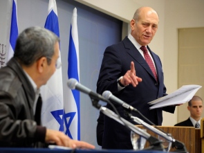 ’’Israeli’’ Officials Exchange Accusations on Iran 