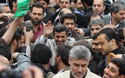 Ahmadinejad: Iran to Announce Major Nuclear Achievements

