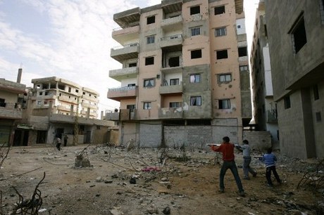 Aoun Stresses Support to LA, Warns of Lebanese Civil War
