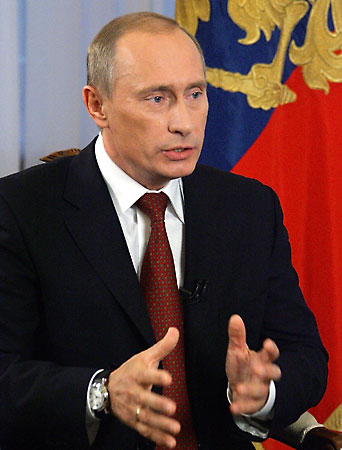 Russia’s Putin Stresses: Foreign Interference Not Accepted in Syria