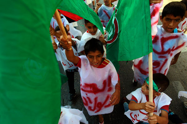 Photo-Report: Hundreds of Thousands Protest Anti-Islam Film -Tyr