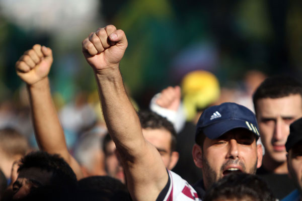 Photo-Report: Hundreds of Thousands Protest Anti-Islam Film -Tyr