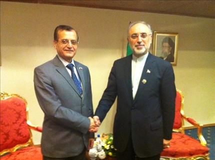 Salehi Meets Mansour, Moallem: Prevent of Arms Smuggling, Dialogue Keys of Syria Solution