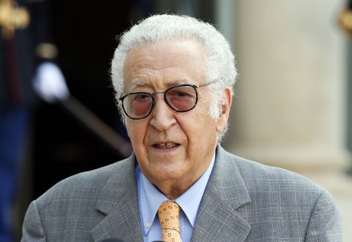 Al-Akhdar Ibrahimi Meets Lebanese  Officials, Assures Syrian Crisis Must be Confined 