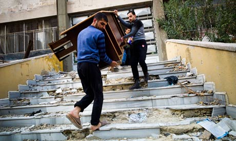 The Guardian: Syria Rebels Loot, Feud, Suffer Divisions