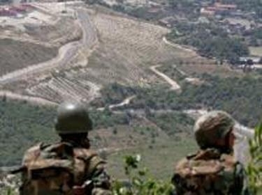 Lebanese Army Hunts Armed Group near al-Qaa
