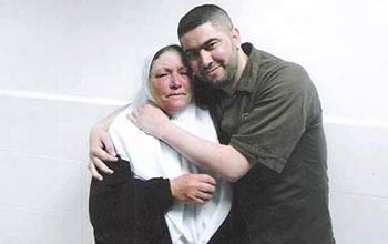 Palestinian Prisoners: 1,400 Suffer Illnesses, 25 With Cancer 
