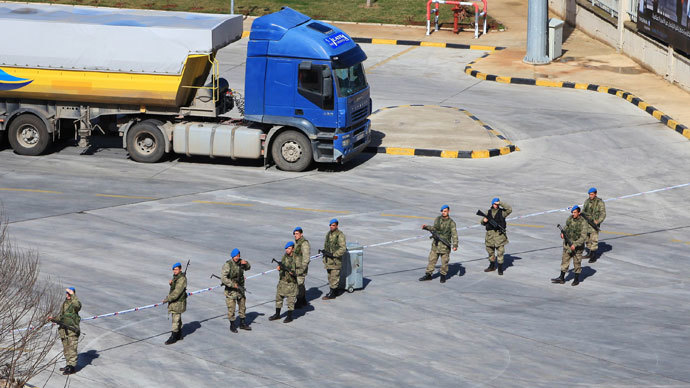Turkish border guards seized three vehicles loaded with over 1,000 kg of chemicals