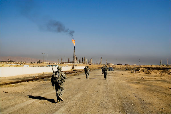 Iraq Retakes Strategic Oil Town from Extremists