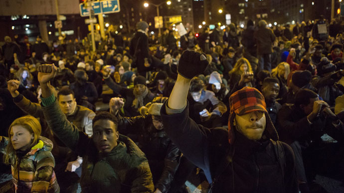 Second Night of Violence in California over Cop Killings