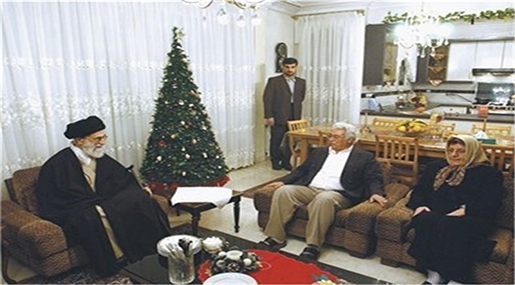 Imam Khamenei Visits Home of Christian Martyrs in Christmastime