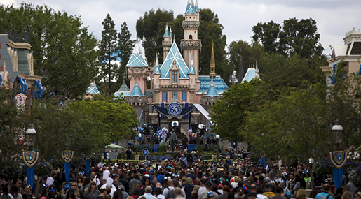 US Blocks British Muslim Family from Flight to See American Relatives, Disneyland

