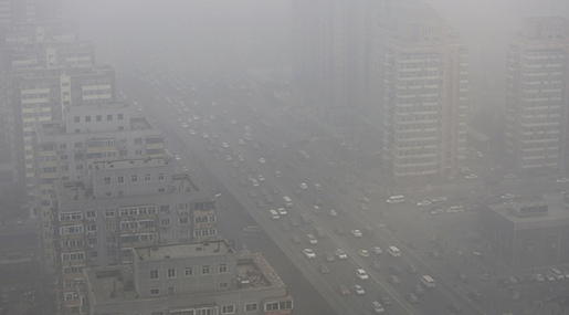 China: Bottled Fresh Mountain Air Sold as Smog Levels Worsen