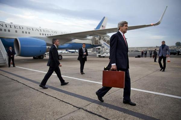 Kerry in Ukraine as Talk of Arming Kiev Grows