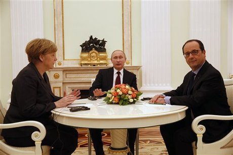 Hollande Warns of War Scenario As Merkel Leads Ukraine Peace Drive