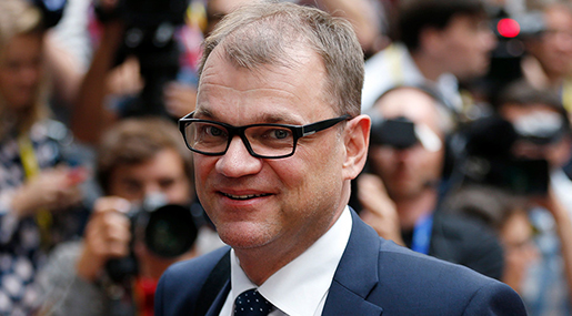 Finnish PM Forced to Fly... in Plane's WC