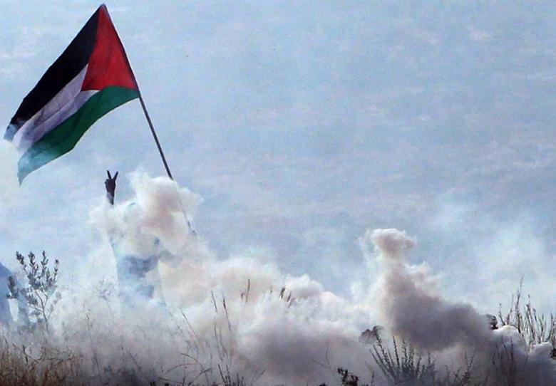 Palestinian confrontig 