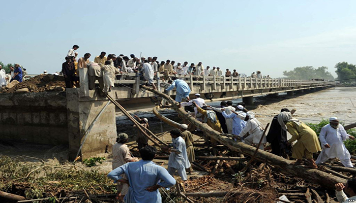 Pakistan Floods Kill 53, Injure 60