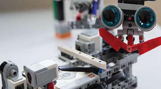 Semyon Kurochkin, a 9th-grade cadet from Tyumen, invented a robotic trainer for military sharpshooters