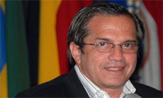 Ecuador Strains Ties with US by Considering Asylum for Snowden