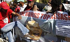 Obama Not to Meet Mandela, Protesters Burn US Flag