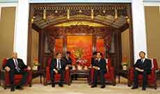 Chinese FM: Beijing  Increasingly Concerned About Syria Crisis 