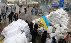 Kiev Protesters Gather, EU Dangles Aid Promise