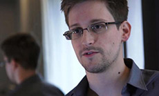 NY Times, Guardian: Snowden Should Be Granted Clemency