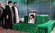 Iranians Celebrate 10-Day Dawn: Imam Khamenei at Late Imam Khomeini’s Mausoleum
