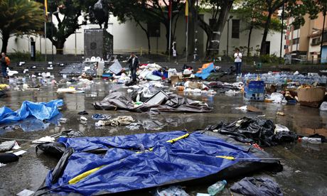  Venezuelan Police Break Up Protest Camps in Caracas, White House Says Sanctions Not Now