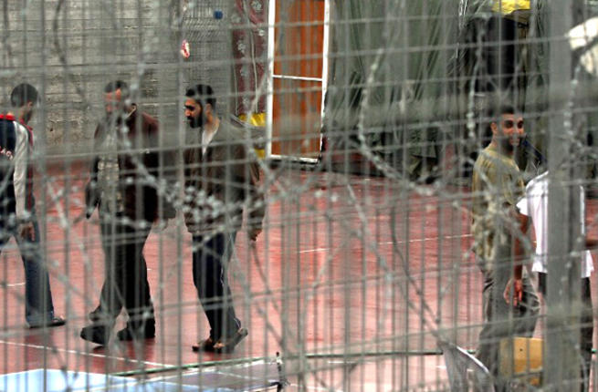  5,100 Palestinian Prisoners to Go on Hunger Strike