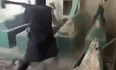 ’ISIL’ Smashes Iraq Tombstones With Sledgehammers