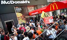 More Than 450 Arrested During US Low Wage Protests