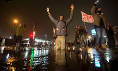 Officer Shot, Riot Escalates after US Jury Fails to Indict Ferguson Policeman
