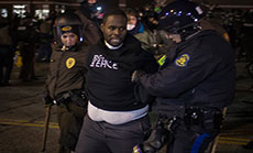 US Police Arrests Dozens in more Ferguson Protests