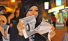 Bahrain Sentences Zainab Al-Khawaja to 3 Years in Prison