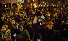 Second Night of Violence in California over Cop Killings