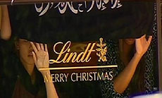Five Hostages Run out of Sydney Siege Cafe