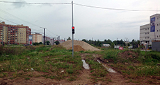 Traffic Light Found In Middle of Urban Wasteland in Russia

