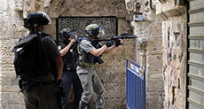 ’Israeli’ Settlers Once Again Storm al-Aqsa Mosque

