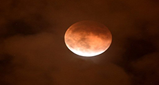 Stargazers Follow Rare ‘Blood Moon’ Event

